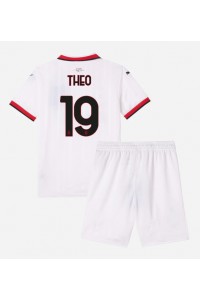 AC Milan Theo Hernandez #19 Babytruitje Uit tenue Kind 2024-25 Korte Mouw (+ Korte broeken)